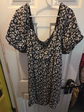 Black Floral Puff-Sleeve Women’s Dress